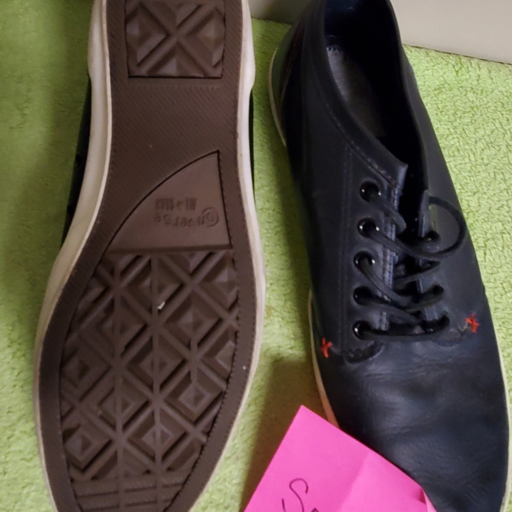 Converse - Picture 2 of 6
